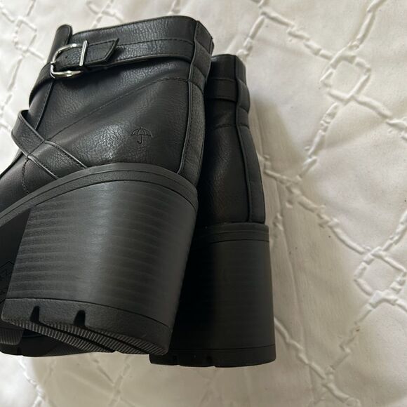 Neutralizer Black Water Resistant Ankle Boots(Size 11) - Picture 6 of 8